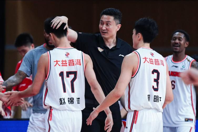上课被男同桌用震蛋高潮